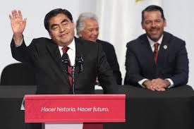 Gobernador constitucional del estado de puebla. Afirma El Gobernador De Puebla Que Dios Castigo A Quien Le Robo La Eleccion En 2018 88 9 Noticias
