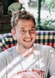 Onafscheidelijke Twentse tweeling 'gehalveerd' na zelfgekozen dood