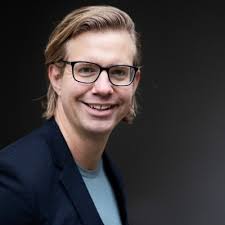 Bias-rapport 1/3 Jeg ved, I alle har siddet i åndeløs spænding og ventet på  mine første resultater. Er DR biased? Måske læser endda Jakob Engel-Schmidt  med. Det kan jeg ikke fortælle endnu,