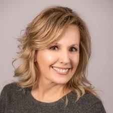 Toni Bowen's Instagram, Twitter & Facebook