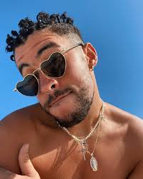 Pin By Aleymar Ramirez On Bad Bunny Bunny Poster Bunny Wallpaper Bunny Pictures