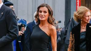 Letizia deslumbra con un vestido Old Hollywood en los Premios Princesa de  Asturias
