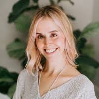 Melissa Hatt's Instagram, Twitter & Facebook