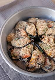 Innanzitutto, dobbiamo precisare che accanto ai dolci tipici della tradizione pugliese non mancano ovviamente i consueti dolci pasquali rappresentati dalla colomba e dall'uovo di cioccolato. I 15 Migliori Piatti Tipici Pugliesi Dissapore