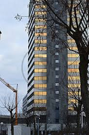 The code is used to identify an individual branch of a financial organization in germany. Bild Bankgebaude Deutsche Bank In Eschborn