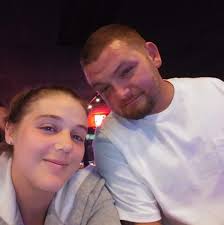 ISO handyman to complete a series of tasks. Please message me for details! 