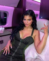 Самые новые твиты от kylie jenner (@kyliejenner): Fixxakpgkxl7xm