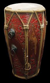 Kendang ini berfungsi untuk mengatur irama dan tempo dari gendhing (lagu yang dimainkan). Javanese Gamelun Drum London Coin Galleries Drums Drummer Art Javanese