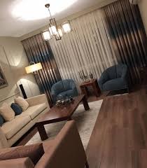 Kahverengi ile uyumlu renkler arasında yine kahvenin bir çok tonu ile harika sonuçlar elde edebilirsiniz , ancak dekorasyonda aşırı kahve kullanımı görsel olarak biraz sönük bir izlenim bırakabilir , uyumlu renkler ile tamamlandığında kahverengi ile modern aynı zamanda etkileyici iç mekan. Sutlu Kahve Rengi Ile Uyumlu Renkler Hangileridir Dekorstilleri Com