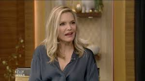 Elle y décroche son baccalauréat en 1978. Michelle Pfeiffer Still Worries About Her Performances Youtube