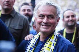 37.5 derece ateşle evde yatmak için izin alan Rosier arkadaşlarıyla alemde