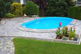 Stahlwandpool Oval Mit Pflastersteinen Pool Ovaler Pool Kleine Hinterhof Pools