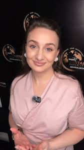 „No to teraz 4 dni siedzę w domu…” 😎🙈, Nieprawda 😉, Zaczerwienienie po  makijażu permanentnym brwi, trwa 5–10 minut, a nie kilka dni., Gojenie jest  spokojne i bez potrzeby „ukrywania się przed ...