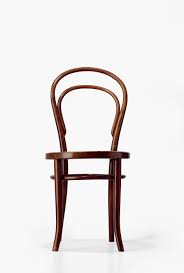 14 hat die möbelmanufaktur thonet zahlreiche weitere modelle entworfen, deren design maßstäbe setzte. Wiener Kaffeehaus Stuhl