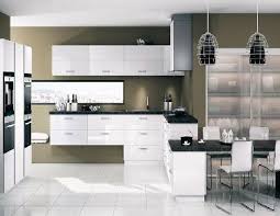 Cuisine Equipee Kiffa Blanc Brillant De Mobalpa Cuisine Minimaliste Cuisine Contemporaine Belle Cuisine