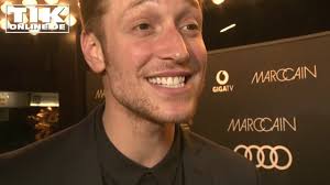 Schauspieler und musiker daniel donskoy begleitet bundespräsident. Sankt Maik Star Daniel Donskoy Uber Partys Liebe Und Traumfrau Youtube