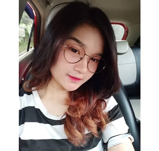 Dari belakang aja