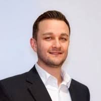 100+ perfiles de «Poach»