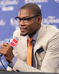 Fake glasses era was unreal 😂 (h/t: currypistonn/X)