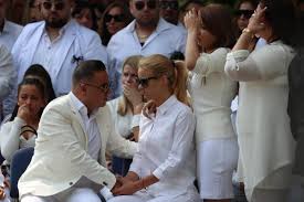 Check spelling or type a new query. Eltemettek L L Junior Kisfiat Roviden