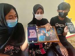 Boleh kerja duduk (perempuan) dan kerja berdiri (lelaki) dan wajib boleh support ot atau kerja shif jika diperlukan dan…. Tolong Jaga Anak Saya Rabitah