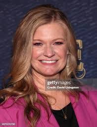 Laurie Livingston's Instagram, Twitter & Facebook