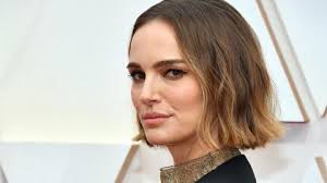 Rose mcgowan is calling out natalie portman for her wardrobe tribute to female directors at the 2020 oscars. Oscar Schlacht 2020 Natalie Portman Reagiert Auf Die Heftige Kritik Von Rose Mcgowan