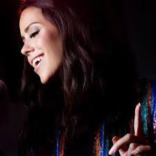 Katrina Russ's Instagram, Twitter & Facebook