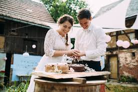 Nicht auf zwei hochzeiten tanzen können (umgangssprachlich: Hochzeit Auf Einem Bauernhof I Hochzeitskapelle Callenberg