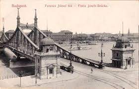 Régen több budapesti hídnál is voltak ilyen kis épületek, de vajon mire szolgáltak, és miért csak kettő maradt meg belőlük? Szabadsag Hid Retronom Hu