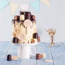 Dickmann S Rezepte Sechs Etagen Und Mit Marshmallow Cremefullung Die Schokotropfen Torte Kopfuber Macht Eindruck Creme Fur Torten Torten Tortendeko