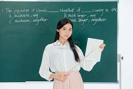 Perang ini merupakan sebahagian peristiwa yang berlaku selepas perpecahan yugoslavia. Teacher Is Giving A Lecture Photo Image Picture Free Download 501383712 Lovepik Com