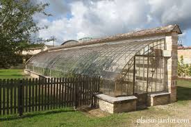 Serre Adossee De La Din Du 19eme Restauree En 1994 Terrasse Amenagement Paysager Projets De Jardins Maison Verte