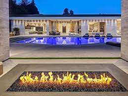 Kylie jenner haus kylie jenner bedroom jenner house gray bedroom bedroom inspo home bedroom bedroom decor lux bedroom master bedrooms. In Kylie Jenners Neuem Haus Mit Sieben Schlafzimmern Fur 36 Millionen Us Dollar Nach Welt