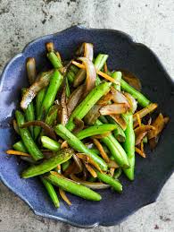 Stir Fried Green Beans With Ginger And Onions Recipe Simplyrecipes Com Recipe Fried Green Beans Green Beans Stir Fry Green Beans