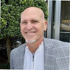 Justin Maguire's Instagram, Twitter & Facebook