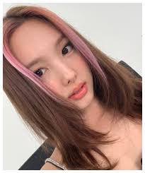 Poll: Who owned the 'highlights/streaks' hair look?