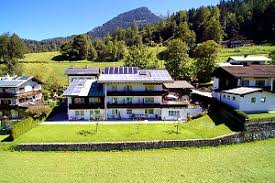 Oberhalb vom dorf königssee gelegen ist der königssee und die kunsteisbahn nur 1500m entfern und zu die skiabfahrt vom jenner läuft 150 m an unserem haus vorbei. Haus Heimattreu In Schonau Am Konigssee Gastezimmer Und Ferienwohnungen Bei Martha Und Klaus Brandner