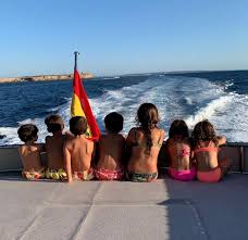 Portal web de revista caras. Bestsport Thiago Messi Mateo Messi Delfina Suarez