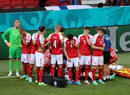 Sigue toda la actualidad, crónicas, directos y análisis sobre la competición europea. Christian Eriksen Se Desplomo En Pleno Partido Entre Dinamarca Y Finlandia En La Eurocopa Y Genero Una Conmocion