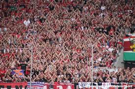 Diese tragen „seit über einem jahrzehnt zum mythos rwe. Support Rwe Ultras Rot Weiss Essen Fotos Rot Weiss