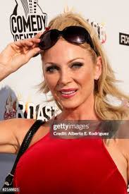 151 Shelley Michelle Foton och högupplösta bilder