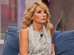Oct 19, 2021 · enrico forti, soprannominato chico, 62 anni, è nato a trento l'8 febbraio 1959 e, prima di diventare protagonista delle pagine di cronaca giudiziaria, è stato surfista e produttore televisivo. Big Brother Vip 2021 Jo Squillo Interrupts The Hunger Strike For Chico Forti