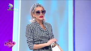 E anul graviduţelor la bravo, ai stil! Raluca Tanase E Pe Retro Dar S A Babificat Ce Spun Juratii Kanal D Romania