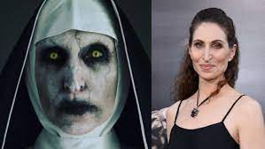 (jangankan di singapore, di bali saja semua wajahnya seram2.) karena perputaran uang ini banyak sekali yang turis masuk. Wajah Di Balik 20 Tokoh Hantu Paling Ikonik Dalam Sejarah Film Horor Nggak Seseram Bayanganmu Kok