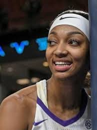 Shane Wenger's Instagram, Twitter & Facebook