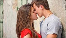The secret of kissing empathy : Signs A Guy Wants To Kiss You