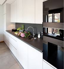 Zoom sur 20 plans de travail pour donner un style design à la. Plan De Travail Cuisine 50 Idees De Materiaux Et Couleurs Plan De Travail Cuisine Granit Cuisine Idee Deco Cuisine