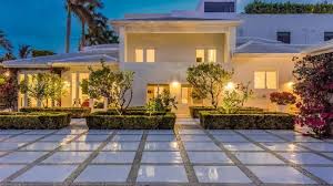 Casa de shakira y piqué fue robada mientras los padres del futbolista dormían. Shakira Pone En Venta Su Mansion En Miami As Com