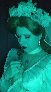 Melanie and Constance as a duo maybe? #melanieravenswoodcosplay  #melanieravenswood #phantommanor #hauntedmansion #disneylandparis #dlp  #disneyparks